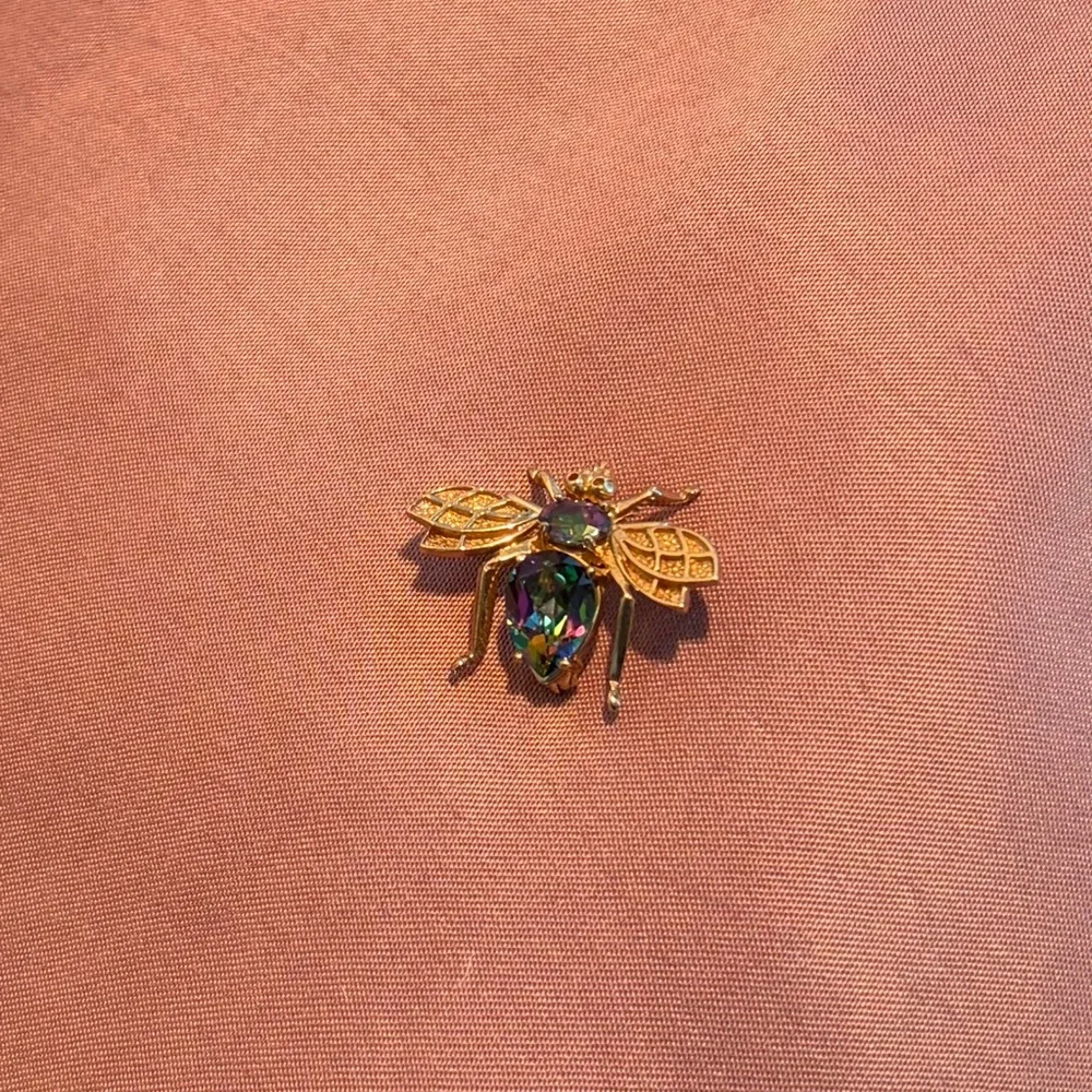 10k Gold and Topaz Bee Pin